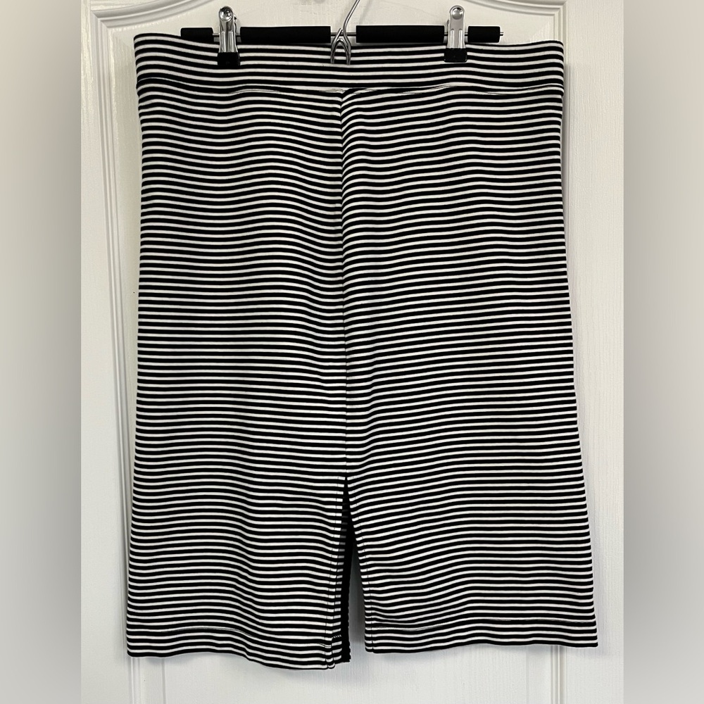 Gap Ultra Soft Cotton Black and White Striped Skirt Large